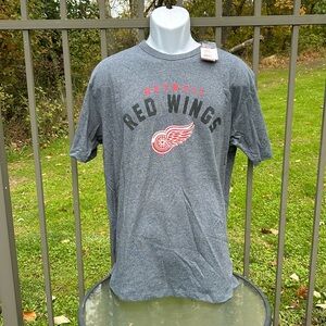 NWT Detroit Red Wings NHL Gray Champion Athletic Wear Short Sleeve Tee Size XL